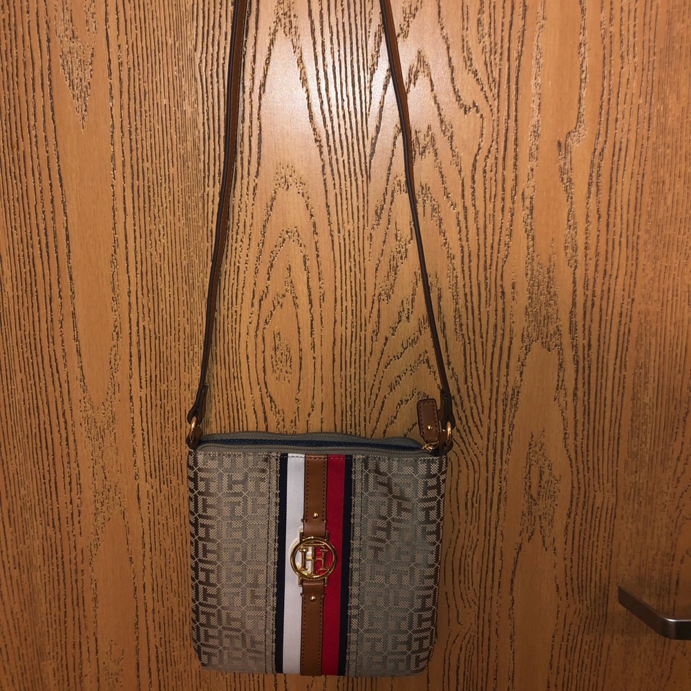 NEW Tommy Hilfiger Monogram Crossbody Purse